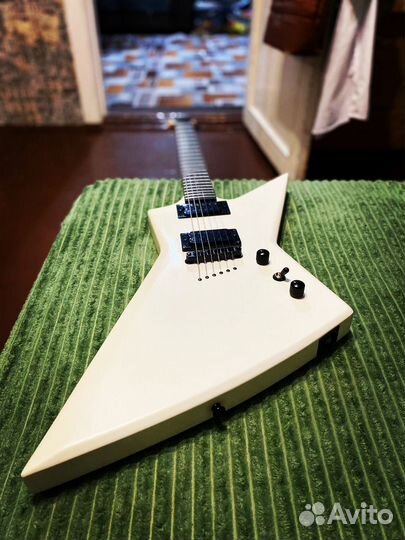 Электрогитара explorer