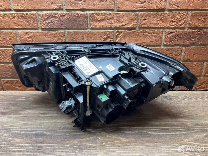 Фара правая BMW 5-Series/M5