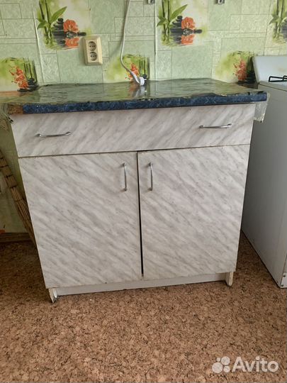 Шкафчик для посуды