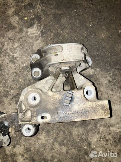 Опора двигателя правая рено дастер 2.0