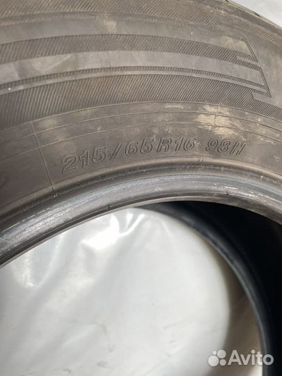 Yokohama BluEarth-XT AE61 215/65 R16 98H