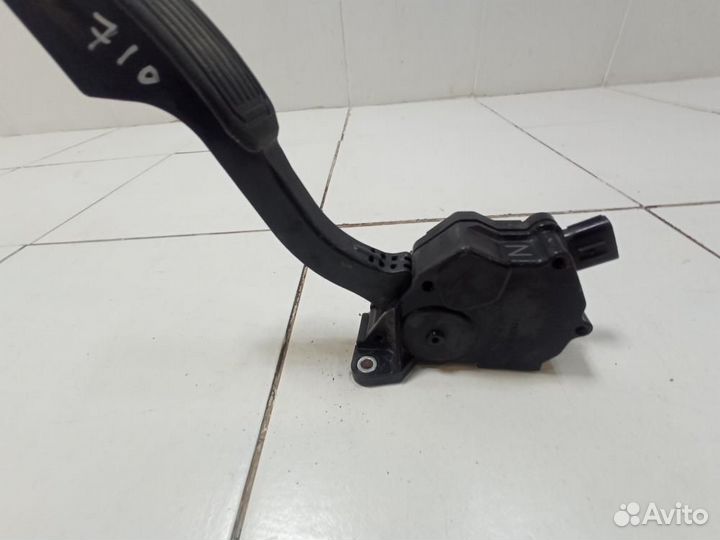 Педаль газа Toyota Avensis T270 ZRT271 2008-2012