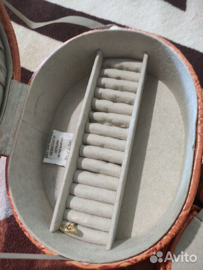 Шкатулка для ювелирных украшений