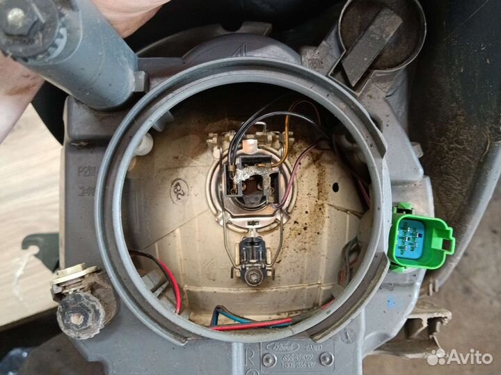 Фара передняя правая ford fiesta mk5 рест