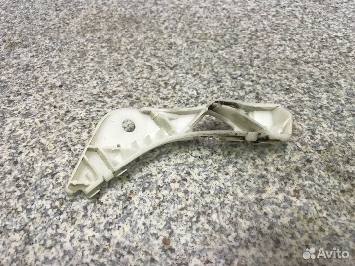 Кронштейн бампера прав. перед. Mazda 6