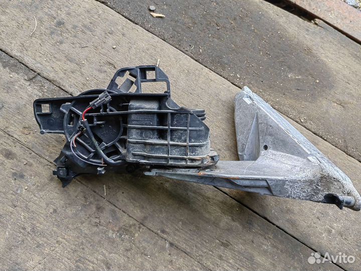 Электропривод правого зеркала Skoda Kodiaq