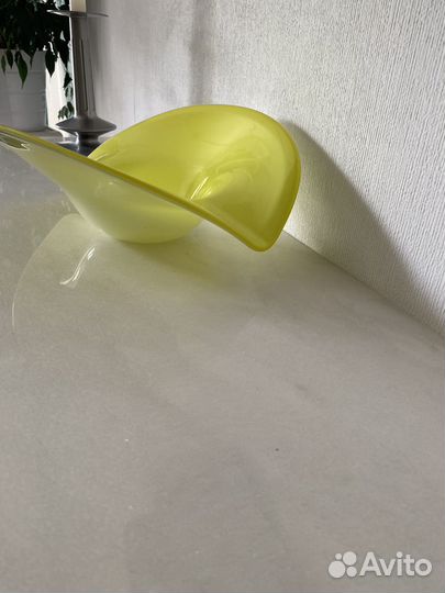 Ваза гнутое цветное стекло