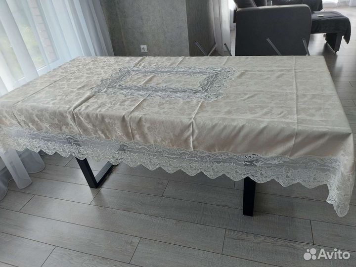 Скатерть новая (имеется кассовый чек)