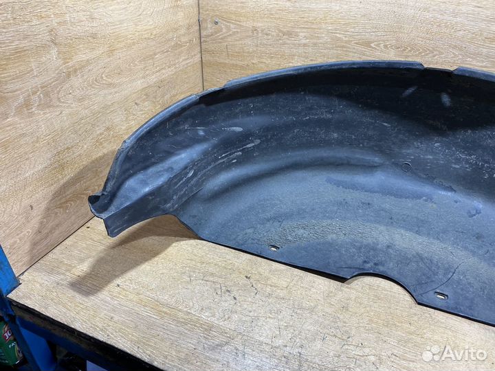 Подкрылок задний левый Volkswagen Sharan 1704145
