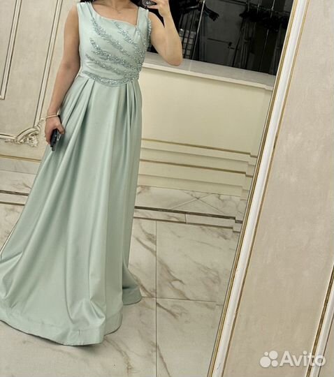 Вечернее платье