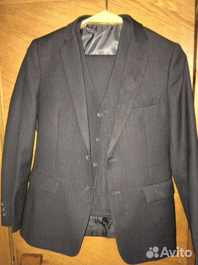 Школьный костюм б/у 64-158