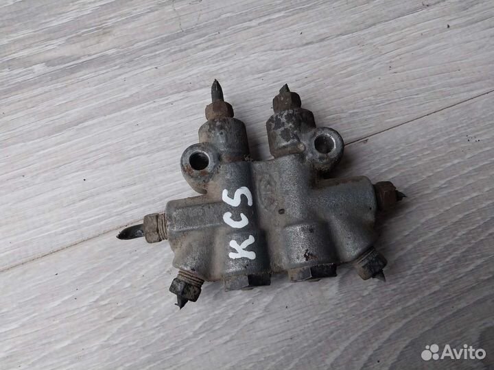 Распределитель тормозов Kia Spectra