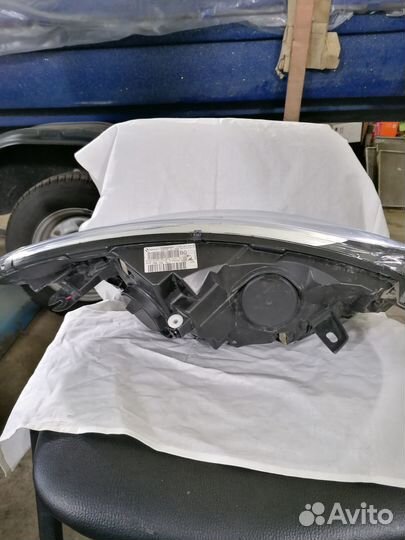 Передняя левая фара на рено каптур