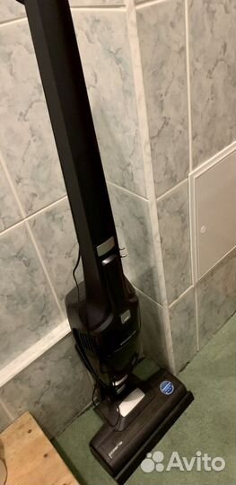 Продаю пылесос вертикальный Polaris