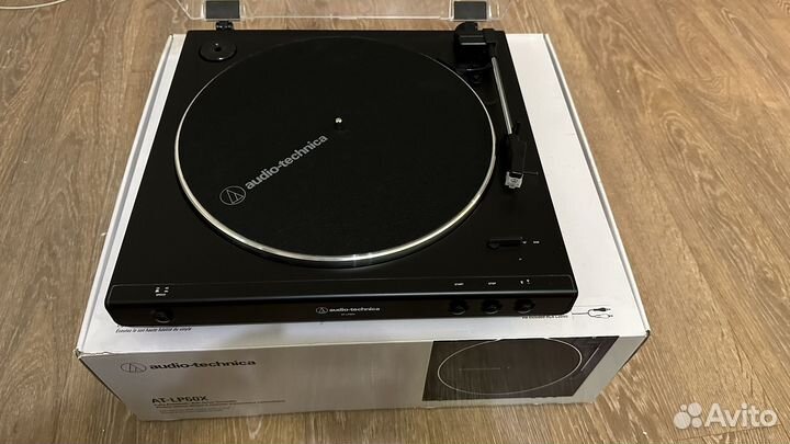 Проигрыватель винила Audio-Technica AT-LP60X