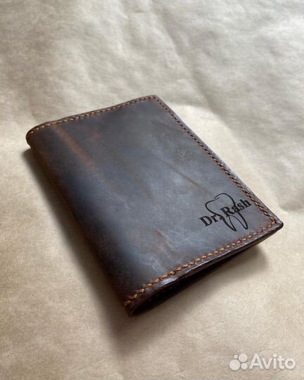 Чехол на паспорт с отделами для карт