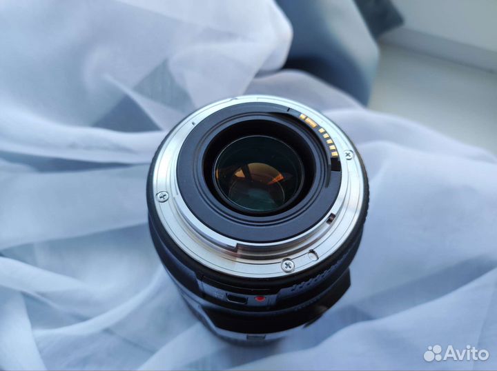 Объектив Canon EF 70-300mm f/4-5.6 IS USM