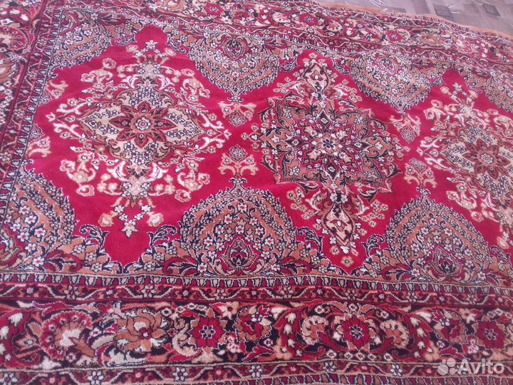 Ковер шерстяной