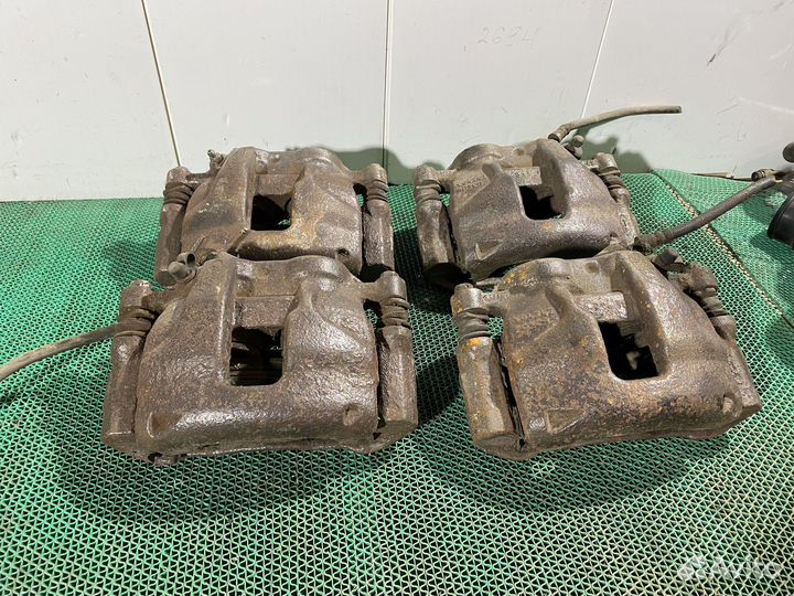 Суппорт передний L R Ford Transit 2.2 2008