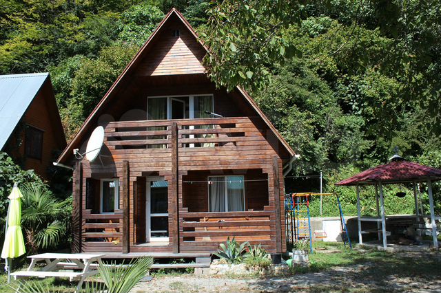 Дом 54 м² на участке 4 сот.