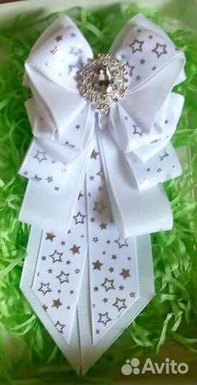 Галстук брошь и бантики резиночки ручной работы