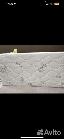 Детская кроватка с маятником и ящиком