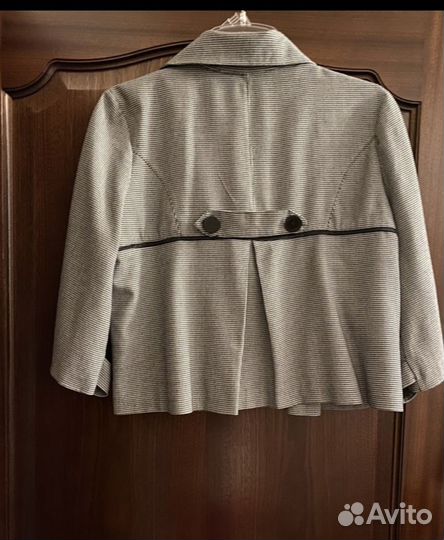 Пиджаки и жакеты женские