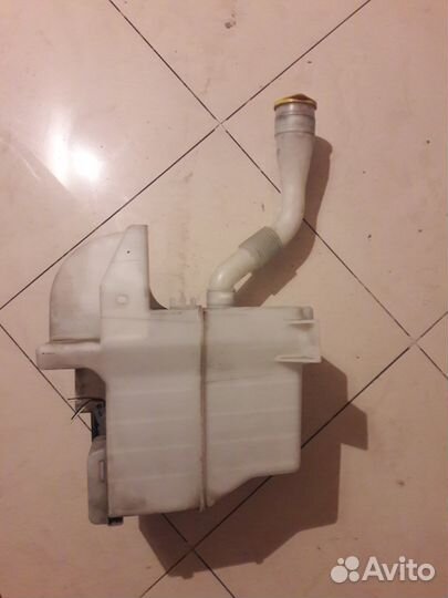 Бачок омывателя для Субару Форестер 2005 - 2007 г