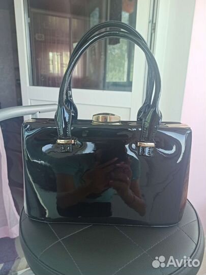 Сумка лаковая черная.Торг уместен