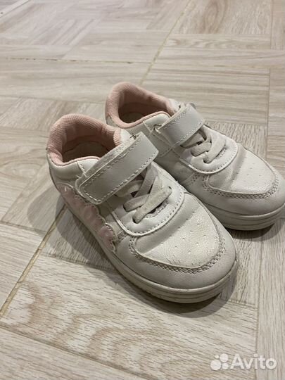 Кроссовки для девочки