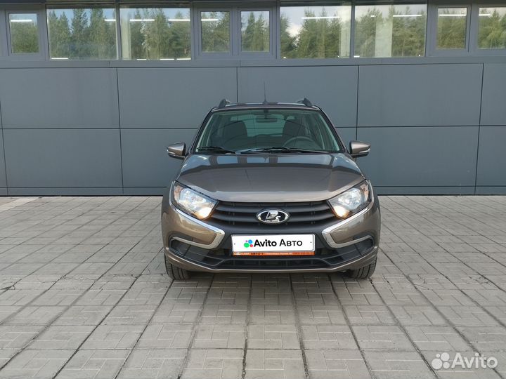 LADA Granta 1.6 МТ, 2022, 15 700 км