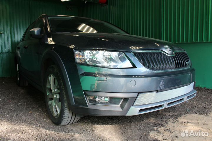 Защитная сетка радиатора хром Skoda Octavia (2013