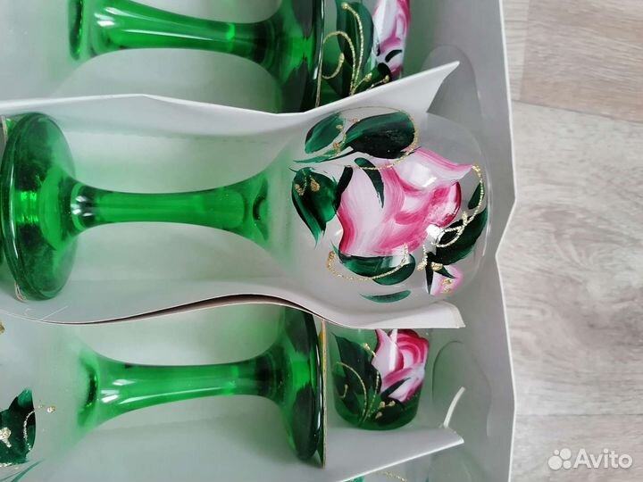 Набор бокалов и рюмок