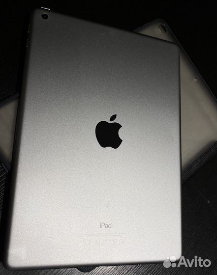 Планшет apple iPad i 5 поколение