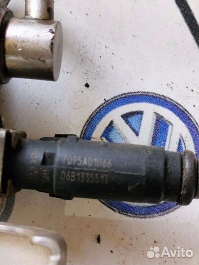 Топливная рейка с форсунками Audi A4 B7