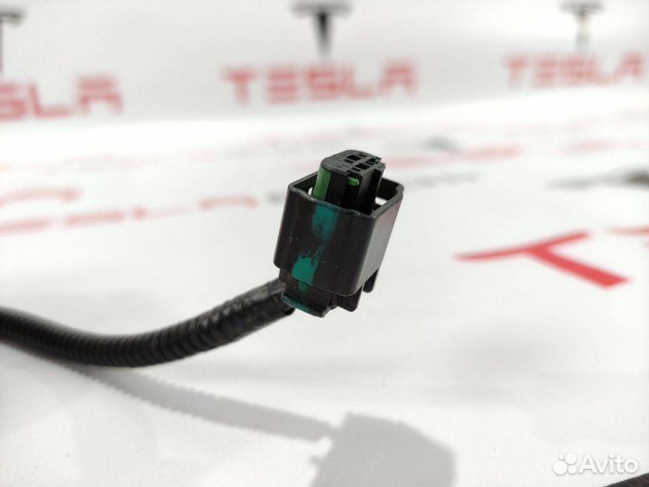Разъем (фишка) проводки Tesla Model X 2016