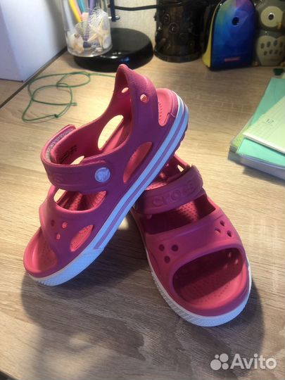 Сандалии для девочки crocs c 11