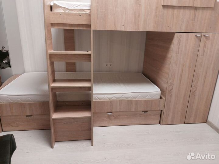 Двухъярусная кровать бу с матрасами