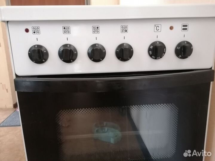 Электроплита с духовкой 