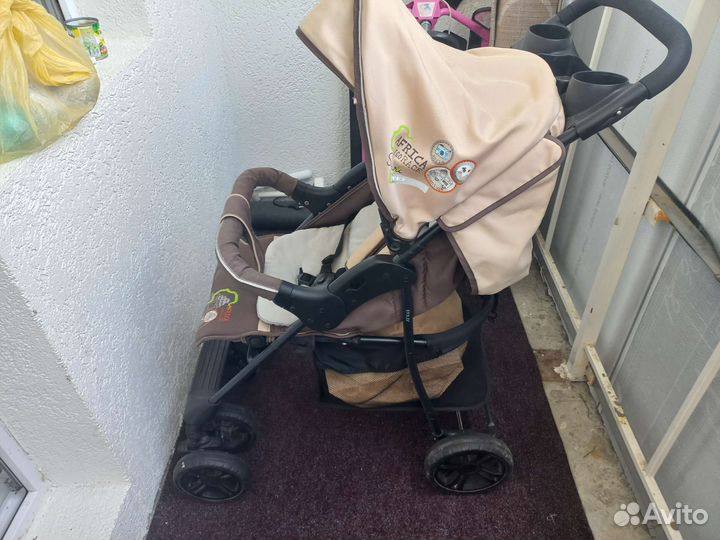 Прогулочная коляска
