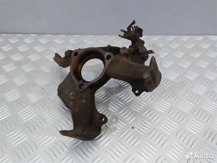 Кулак поворотный правый Skoda Octavia 5Q0256N