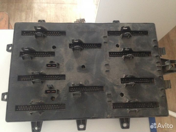 Панель предохранителей Renault