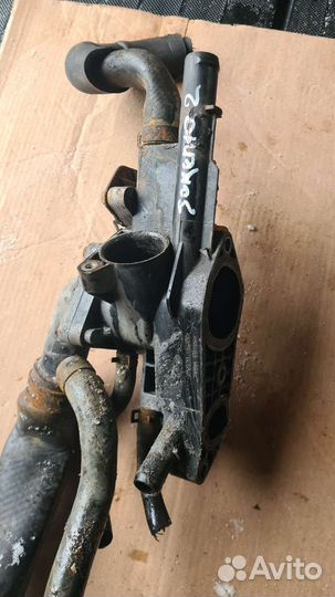 Корпус термостата kia Sorento 2 xm 2.4 л