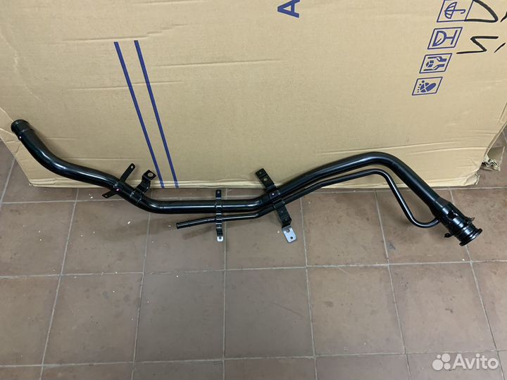 Горловина бензобака бензин Mitsubishi Pajero IV