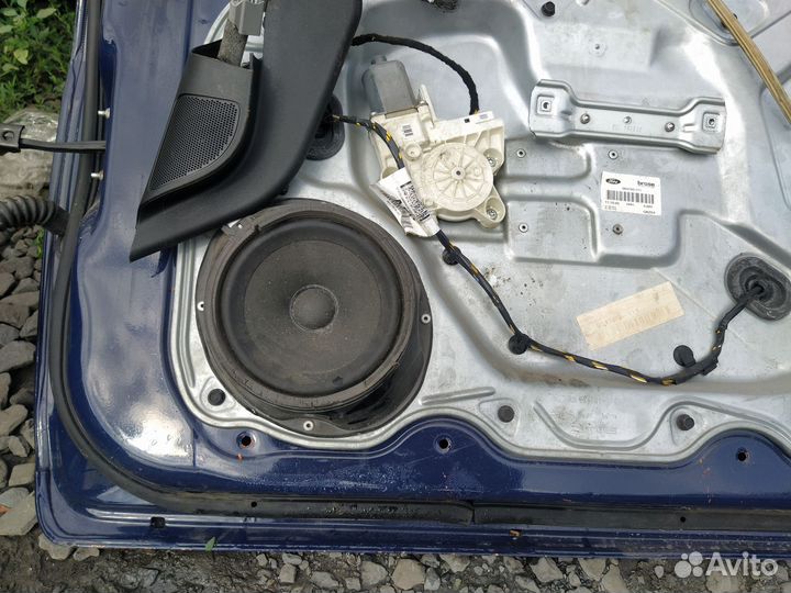 Дверь передняя правая Ford Focus 2