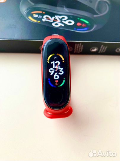 Фитнес-браслет Mi Band 7 красный