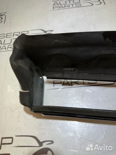 Дефлектор радиатора Ford Focus 3 CB8 1.6L ecoboost