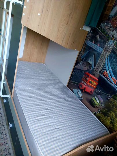 Двухъярусная кровать детская