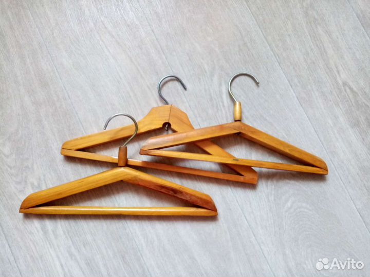Плечики деревянные 35см и 36см, цена за 4 штуки