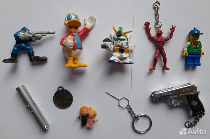 Старые игрушки 90х, фигурки, брелки, киндеры, etc